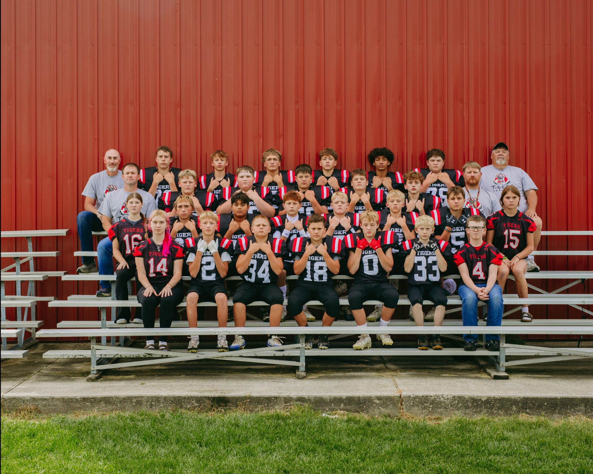 South Hardin Football team posing for their team picture.