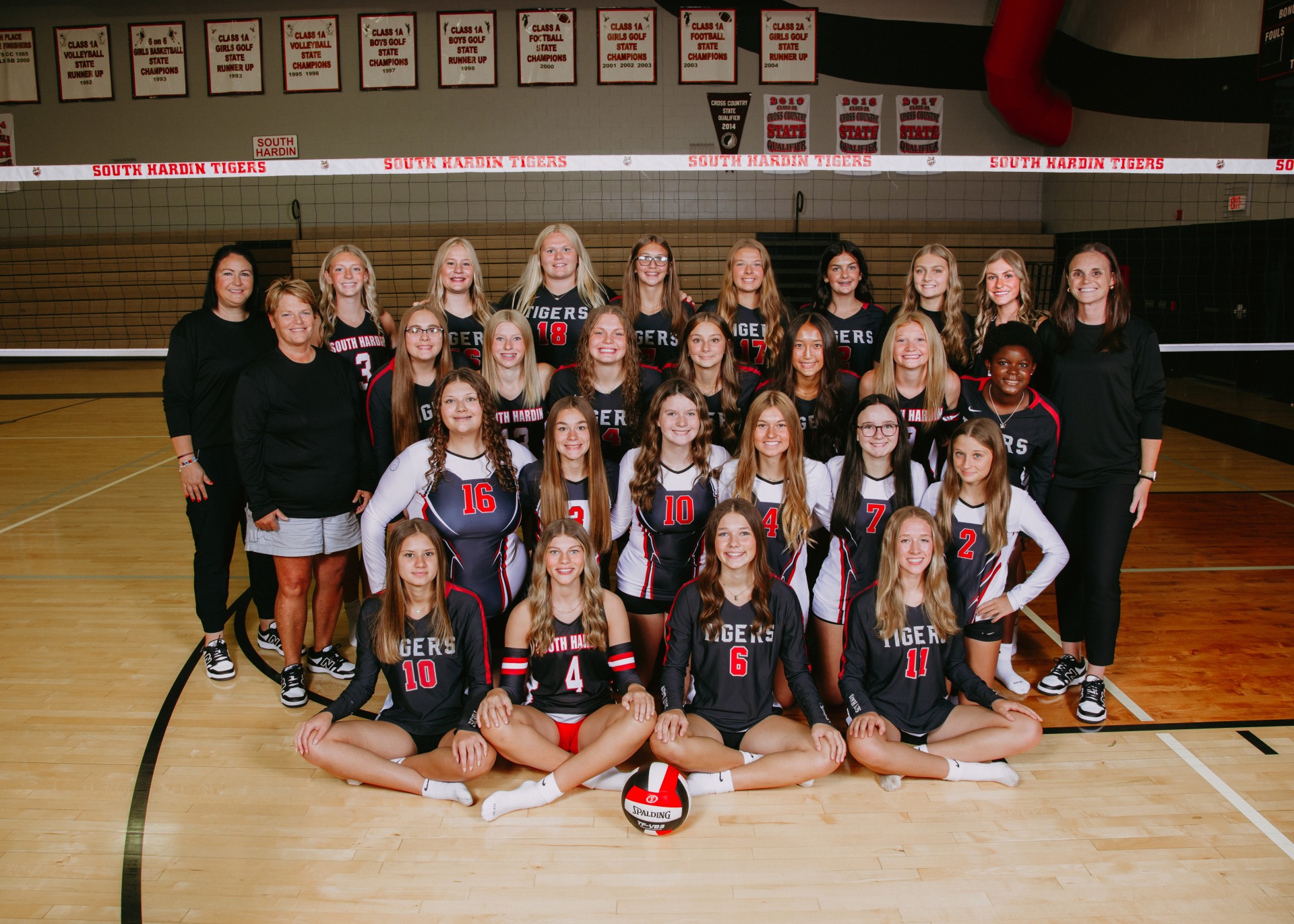 2025-2026 South Hardin Volleyball team posing for a team picture.